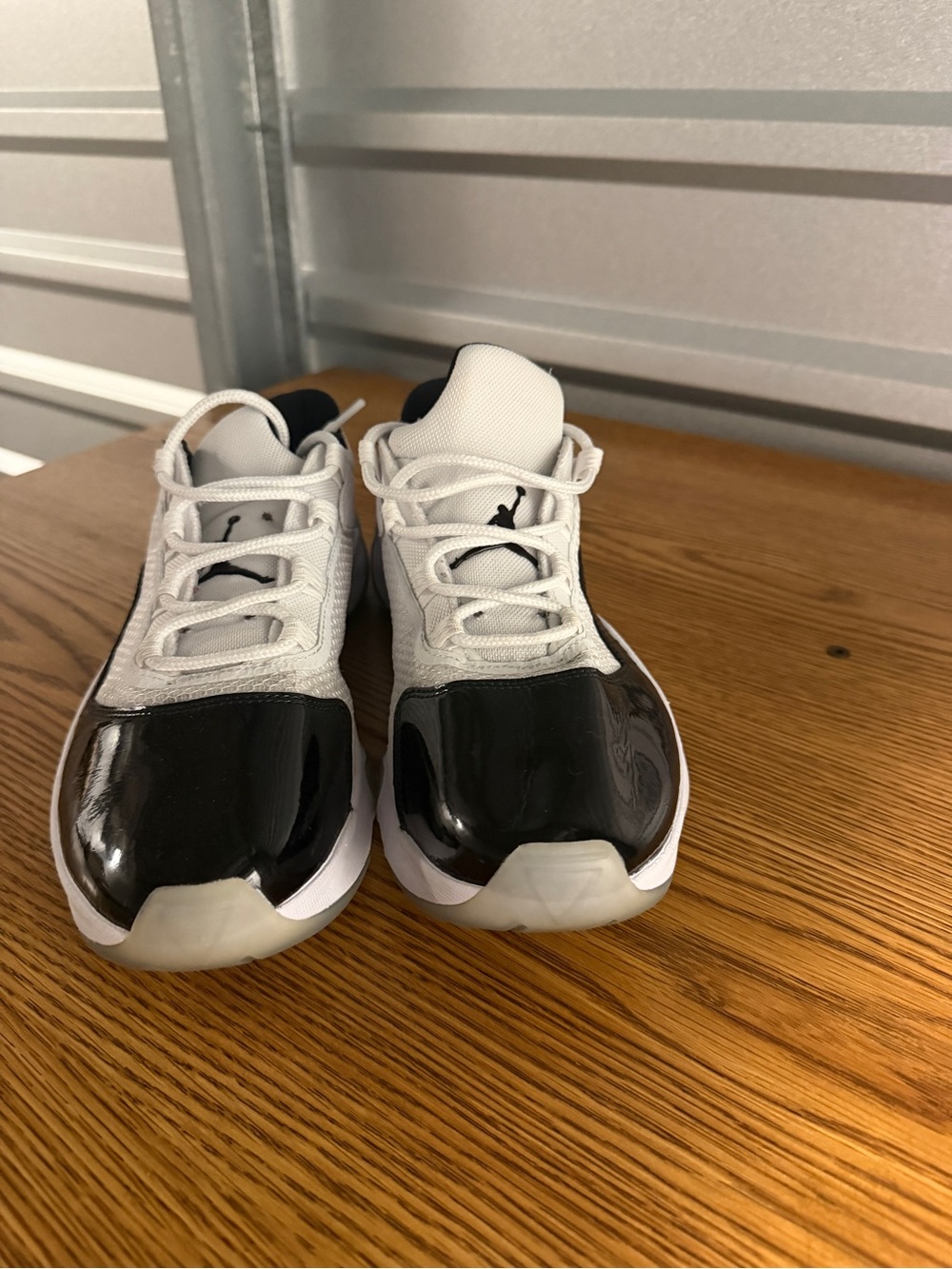 Nike White and Black Low-Top Sneakers